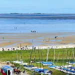 Strandhochhaus She6 *