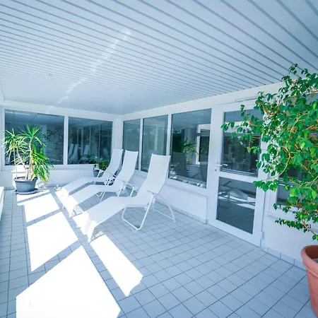 Strandhochhaus She6 *