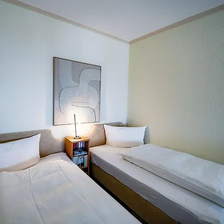 Апартаменты Strandhochhaus She6